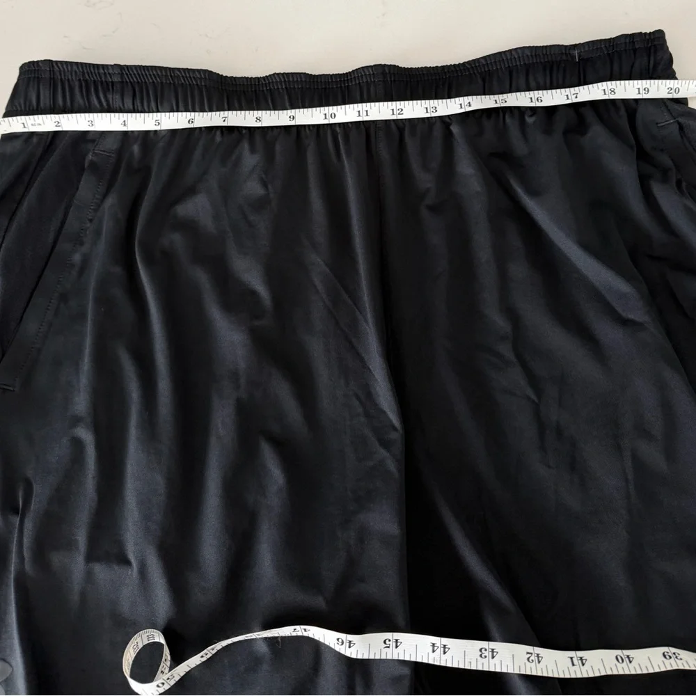 Under Armour UA Tech Vent 6in Shorts Men’s  2XL NWT